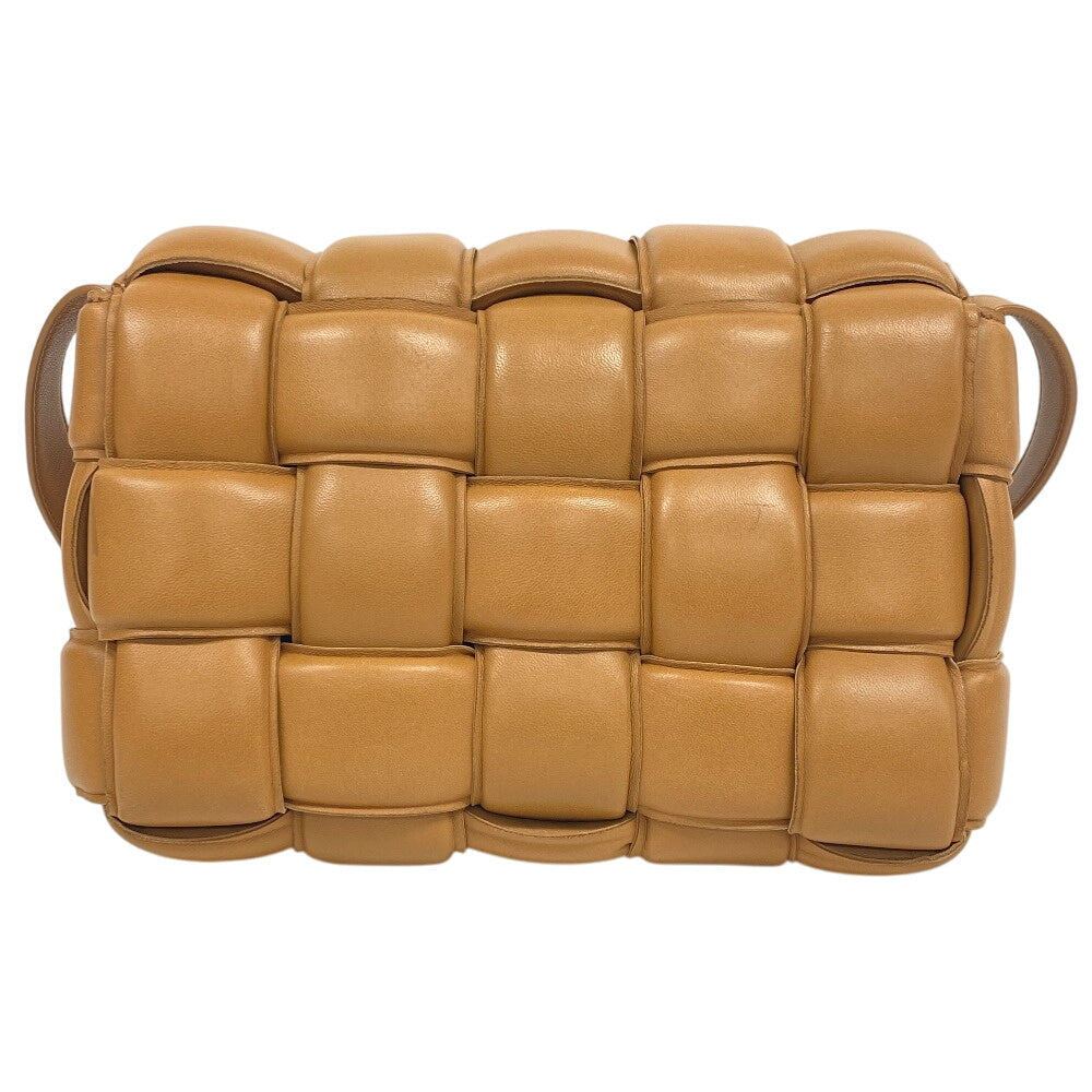 BOTTEGA VENETA – Maxi Intrecciato Padded Cassette Shoulder Bag – Caramel Leather –