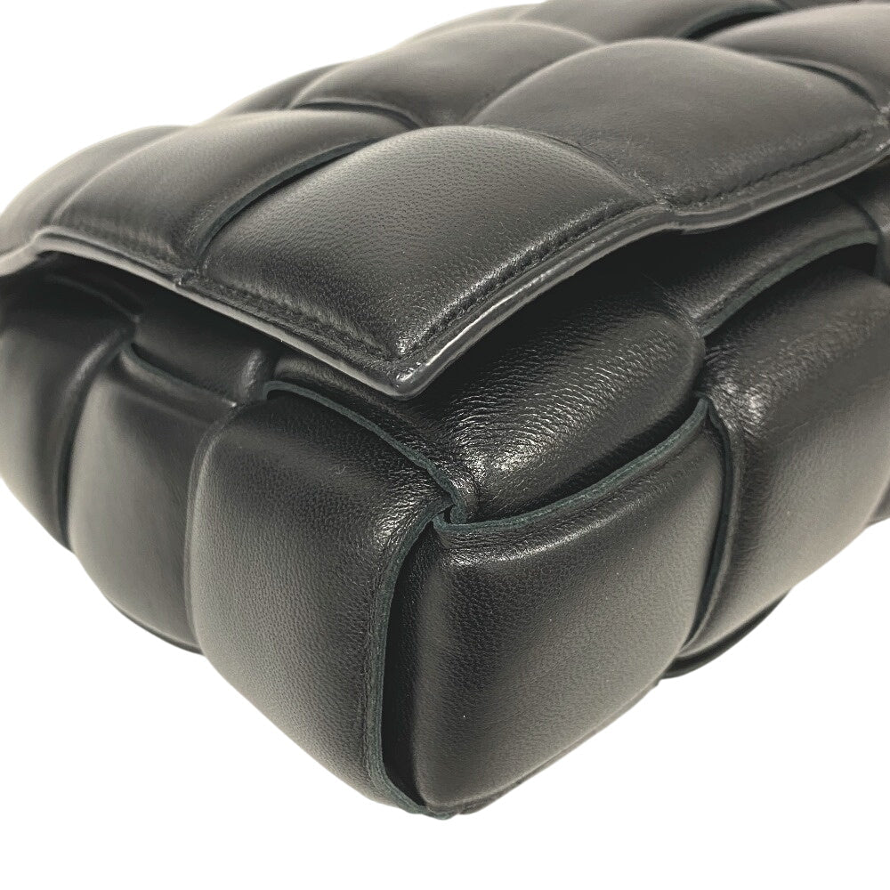 BOTTEGA VENETA – Chain Padded Cassette Shoulder Bag – Black Maxi Intrecciato Leather –