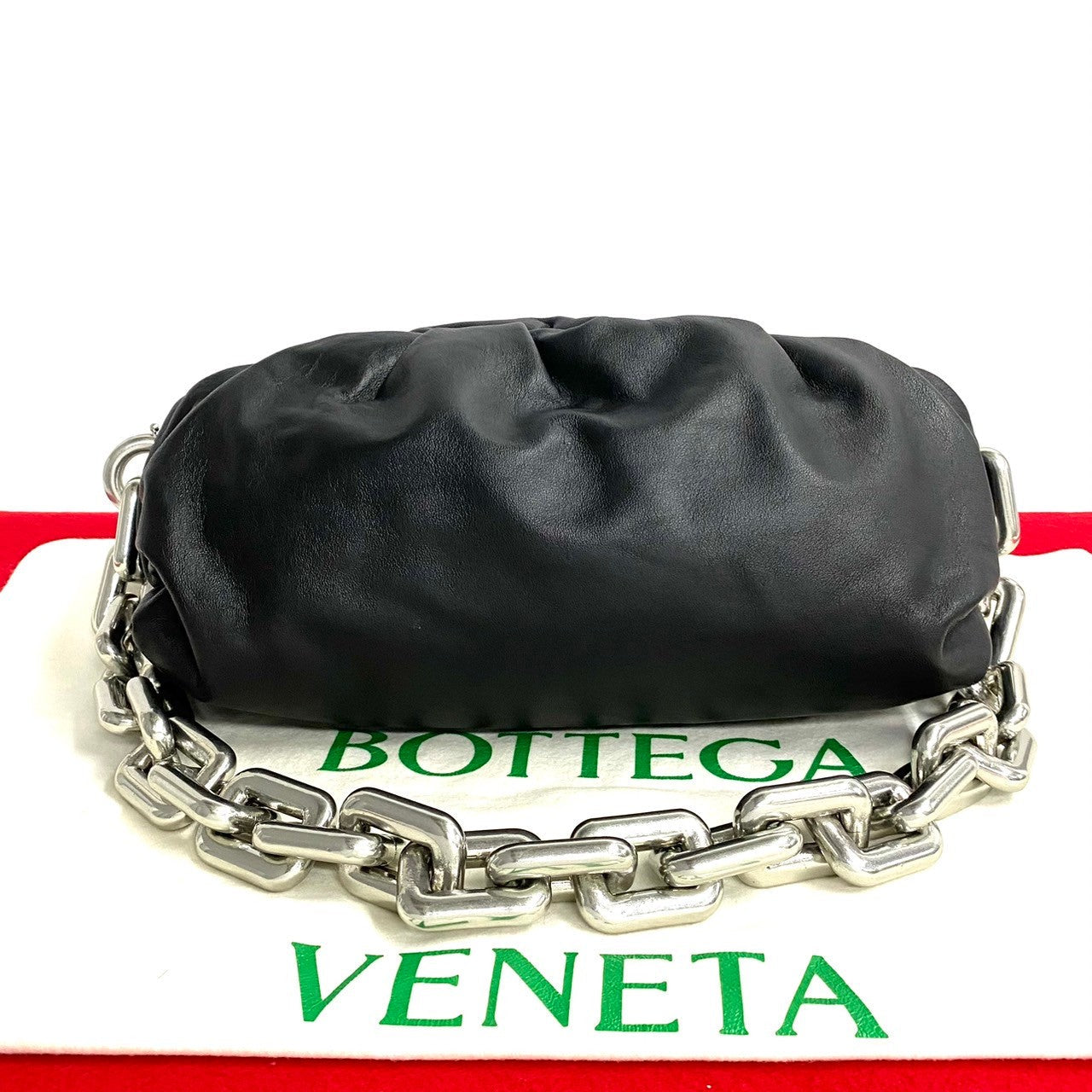 BOTTEGA VENETA – Black Leather The Chain Pouch –
