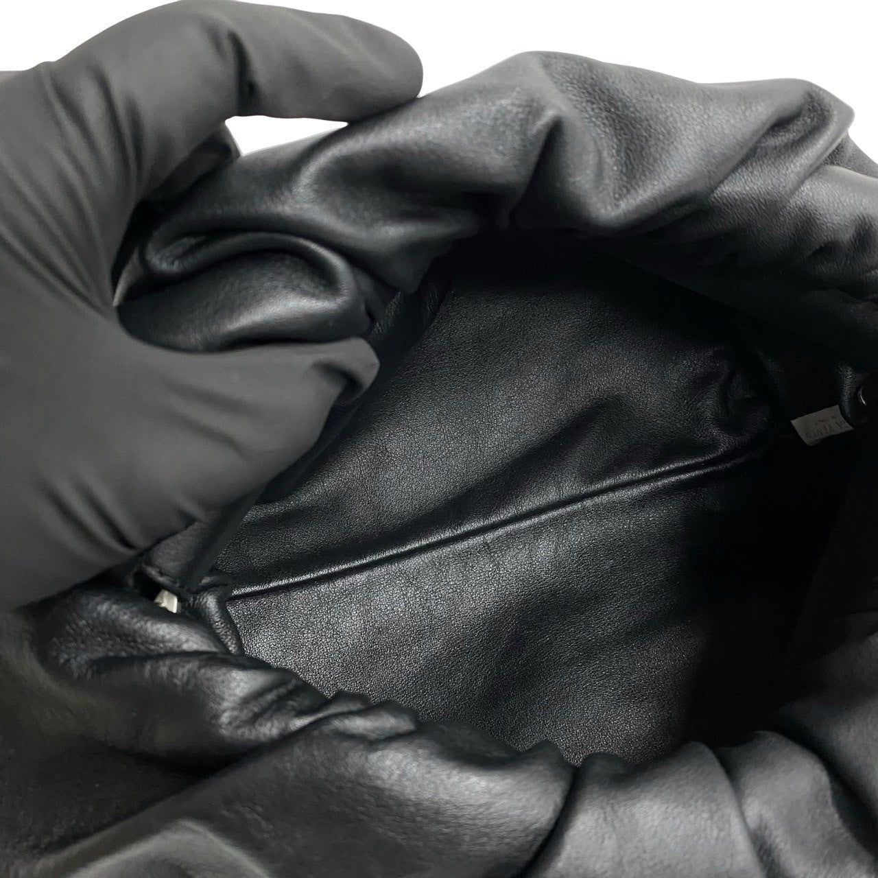 BOTTEGA VENETA – Black Leather The Chain Pouch –