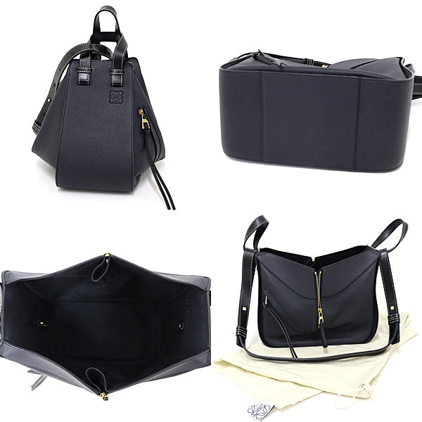 LOEWE Navy Hammock Small 2WAY Navy 100% Authentic Pre-Owned
Designer/Year: Jonathan Anderson – Introduced 2016 Ongoing Collection    A Rank ✨ Excellent