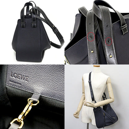 LOEWE Navy Hammock Small 2WAY Navy 100% Authentic Pre-Owned
Designer/Year: Jonathan Anderson – Introduced 2016 Ongoing Collection    A Rank ✨ Excellent