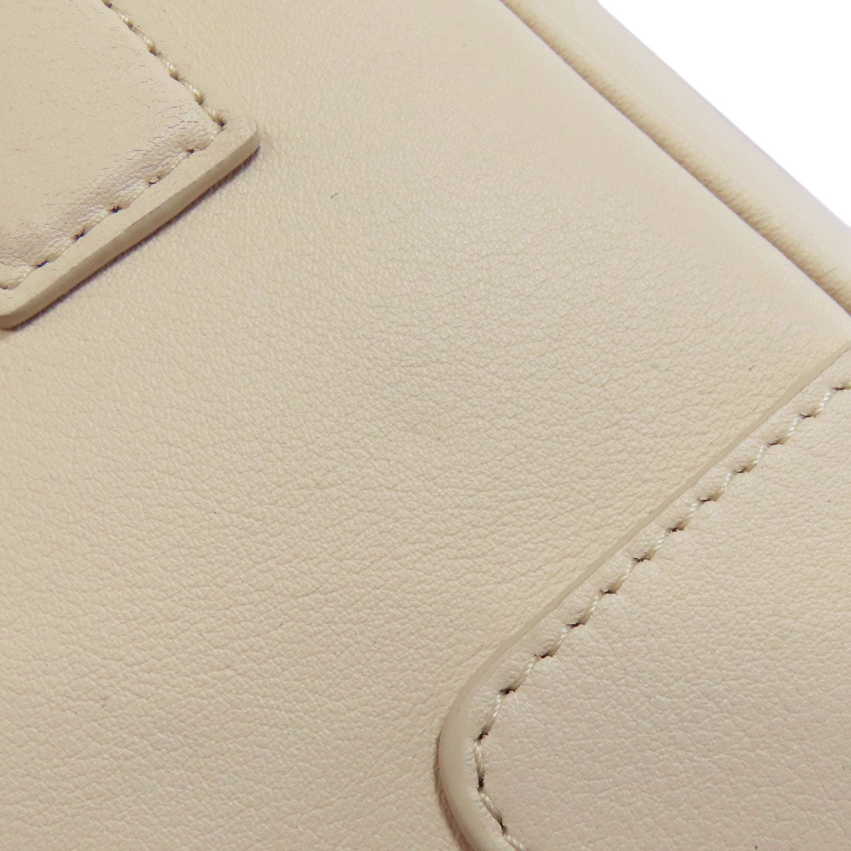 LOEWE – Amazona 16 Square 2WAY 100% Authentic ✨Excellent Pre-Owned Condition