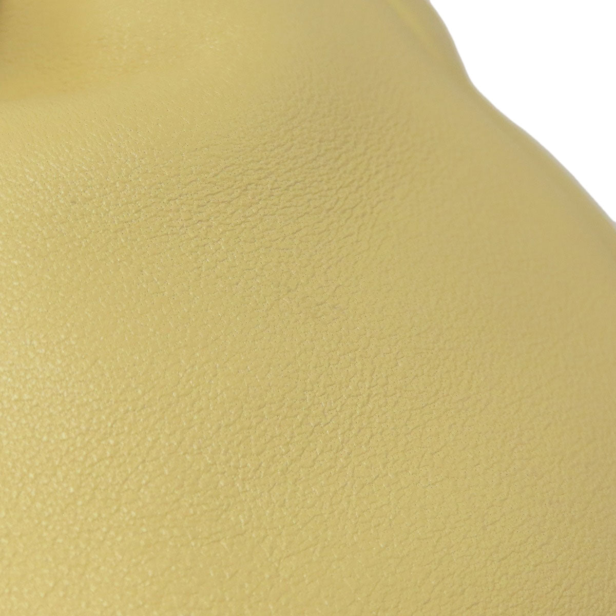 LOEWE Barcelona (Medium) in calfskin 2WAY – Calfskin Butter Yellow Excellent Pre-Owned Condition ✨Excellent Pre-Owned Condition 100% Authentic
