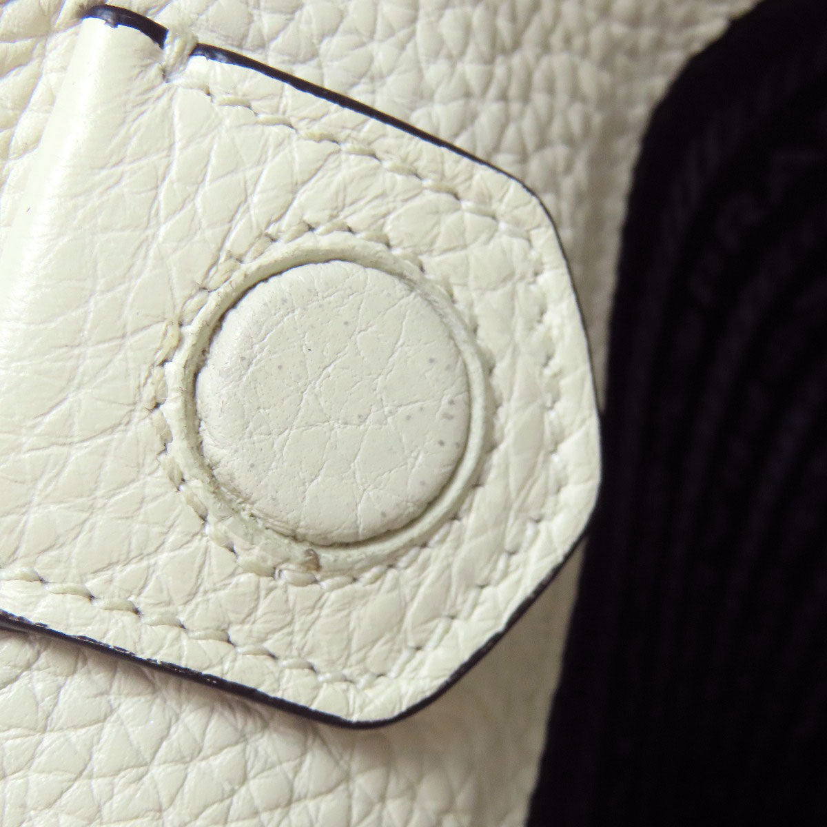 PRADA – Leather Shoulder Bag “Bianco N” – White – 2WAY – 2000s – 100% Authentic ✨Excellent Pre-Owned Condition