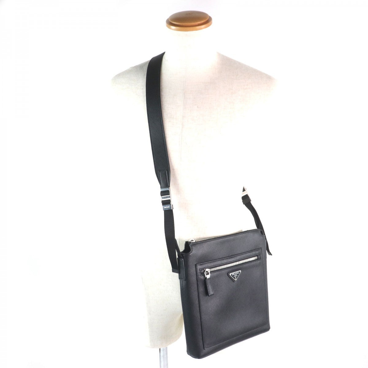 PRADA Black Saffiano Leather – Men’s – 100% Authentic Pre-Owned ✨Near Unused Condition