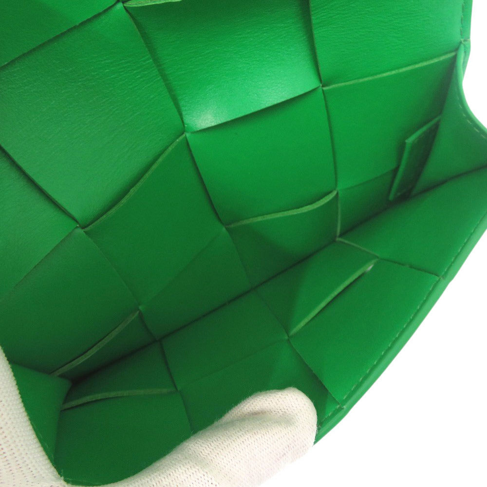 Bottega Veneta
Long Wallet /Purse/Clutch Maxi Intrecciato Parakeet Green 2021 100% Authentic ✨Hardly used, Pre-Owned excellent Co