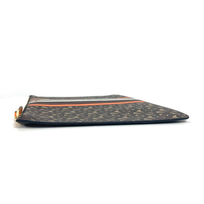 Burberry              Clutch TB Logo    100% Authentic ✨Excellent Pre-Owned Condition ~25% MSRP