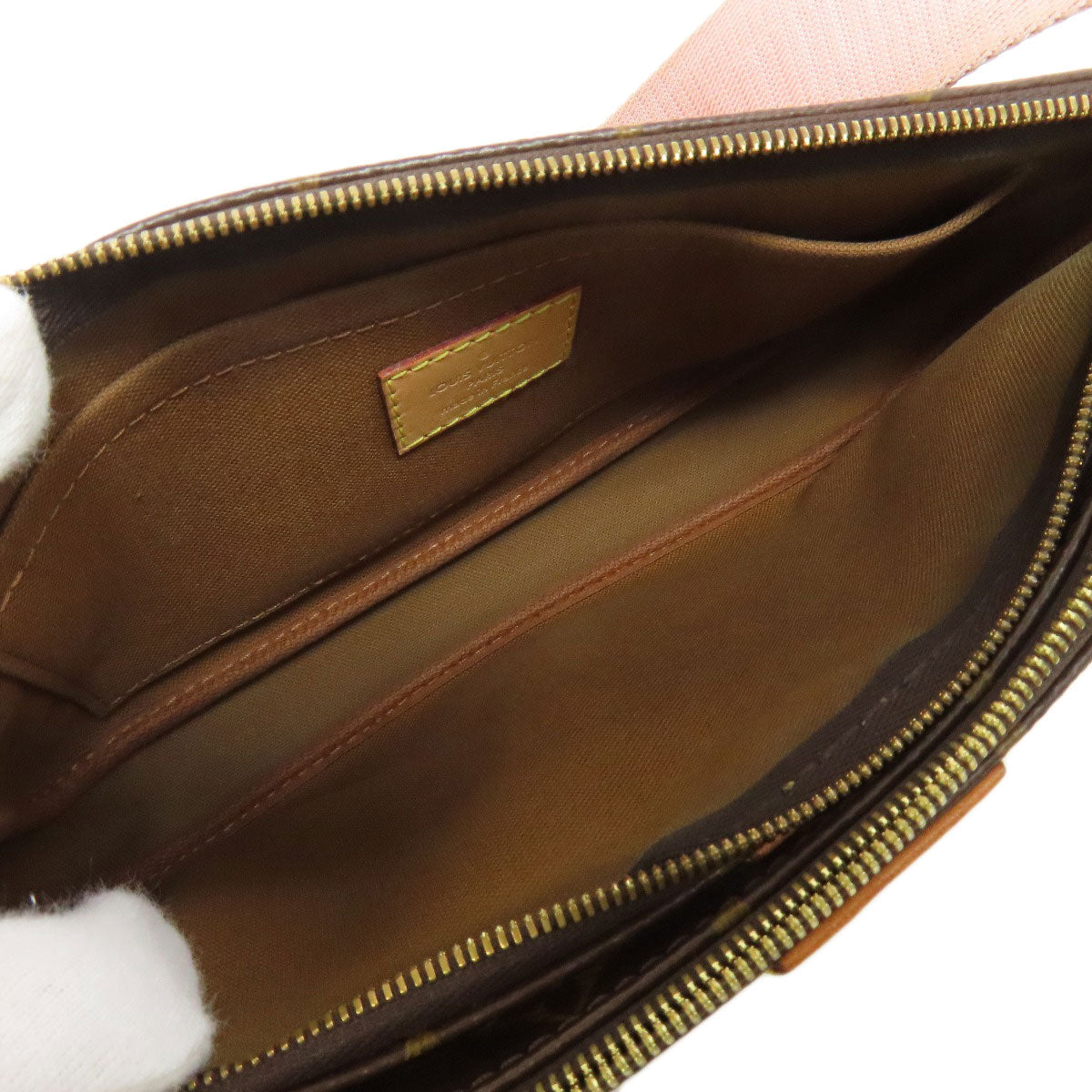 Louis Vuitton        Multi Pochette Accessoires 100% Authentic ✨Excellent Pre-Owned Condition with Minor Wear ~25% MSRP