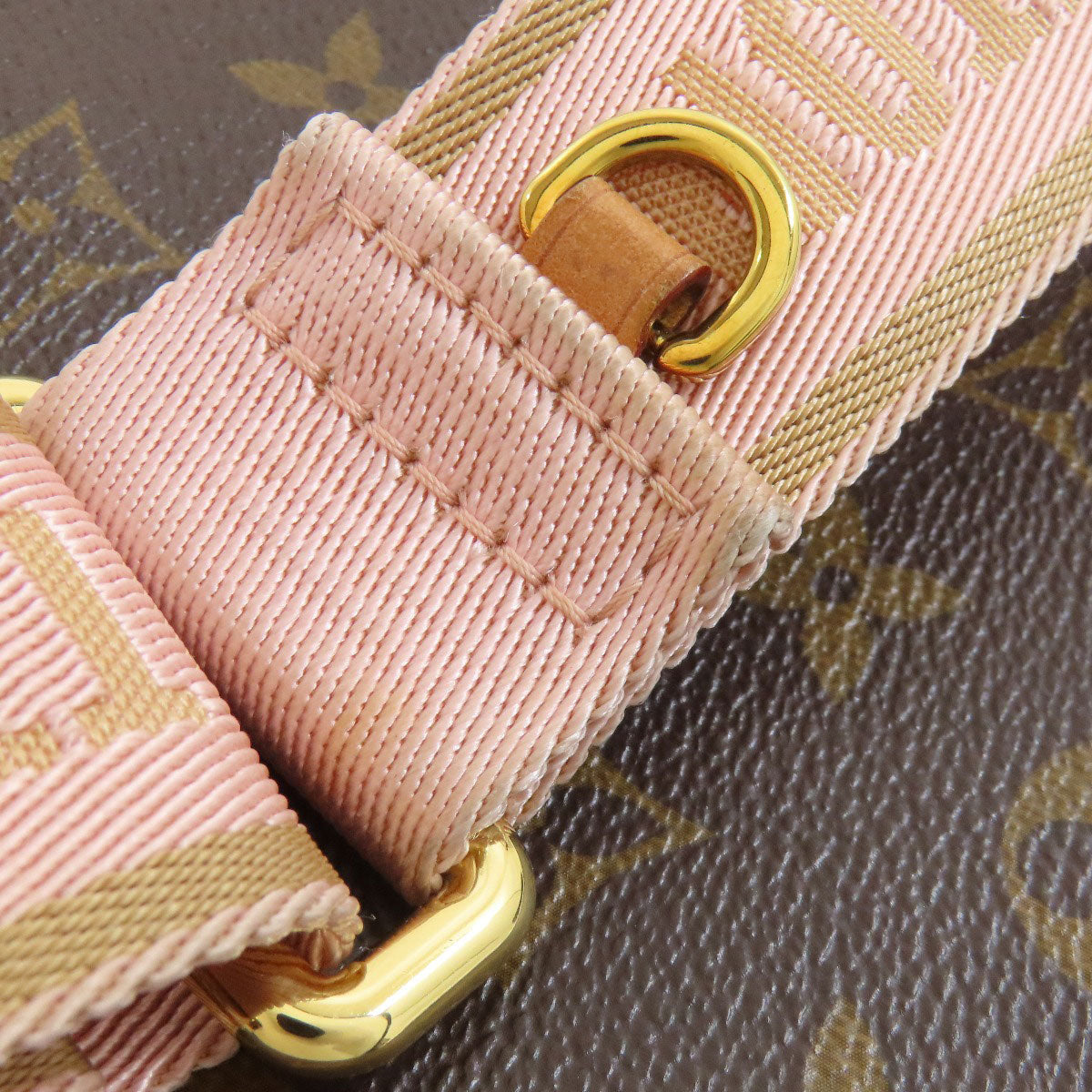 Louis Vuitton        Multi Pochette Accessoires 100% Authentic ✨Excellent Pre-Owned Condition with Minor Wear ~25% MSRP