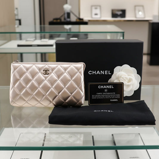 CHANEL Matelassé Lambskin – Metallic pink lambskin leather with gold-tone hardware