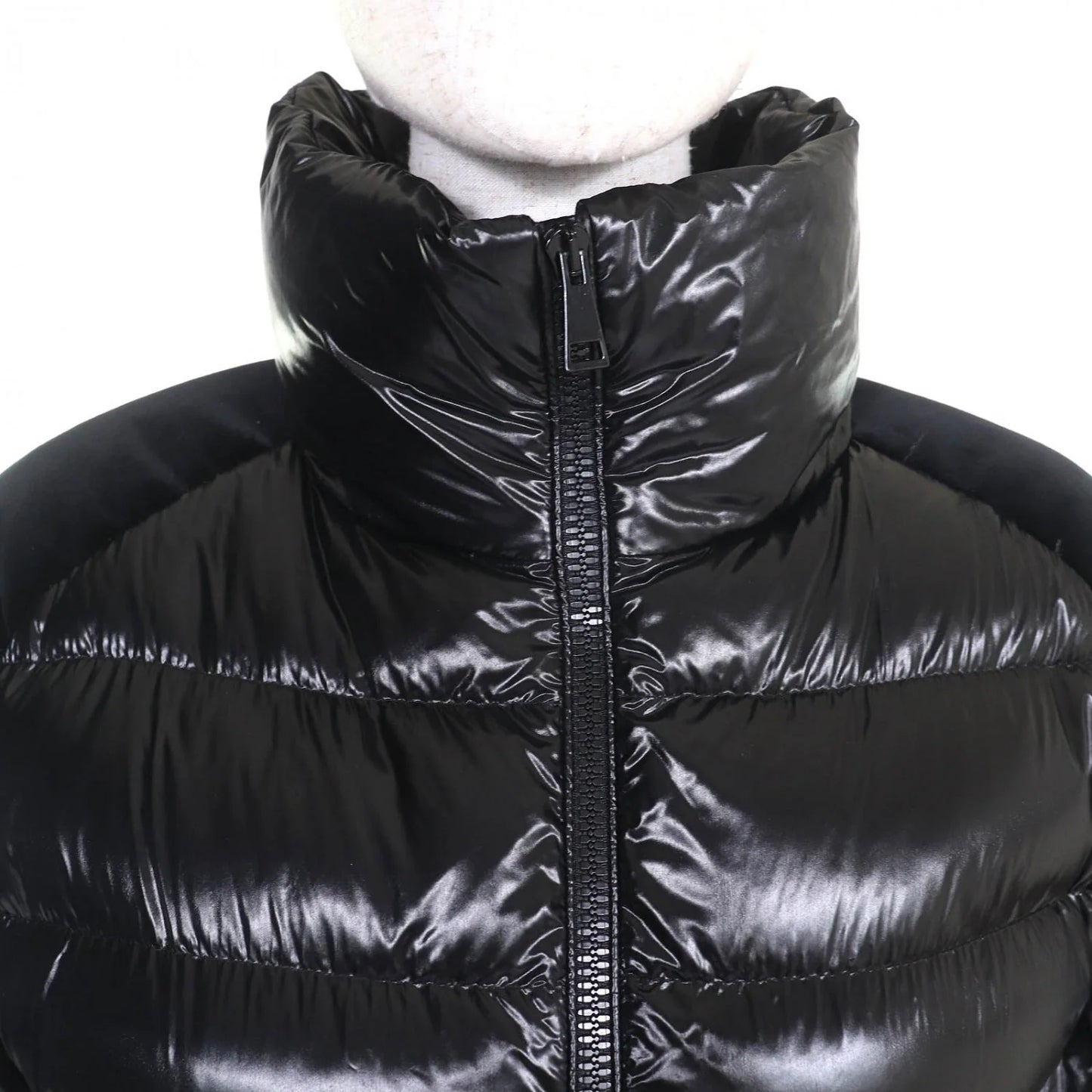 MONCLER – CELEPINE Down Jacket – Black Nylon – Women’s Size 00 –