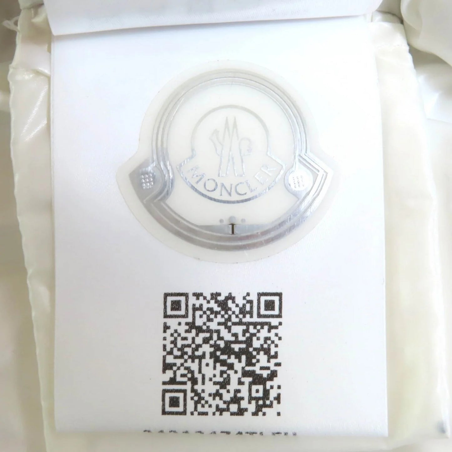 MONCLER – CELEPINE Down Jacket – Black Nylon – Women’s Size 00 –