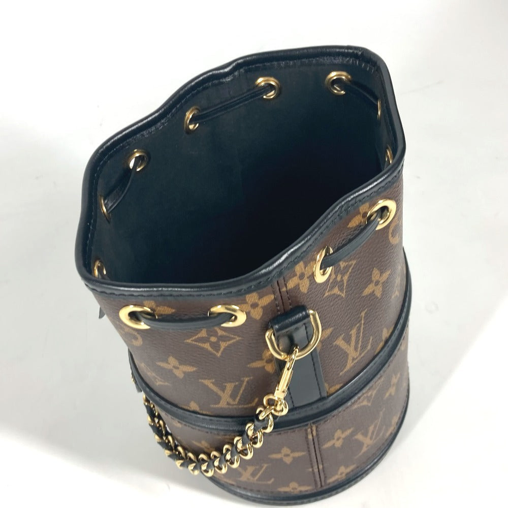 LOUIS VUITTON – Monogram Kanoe –