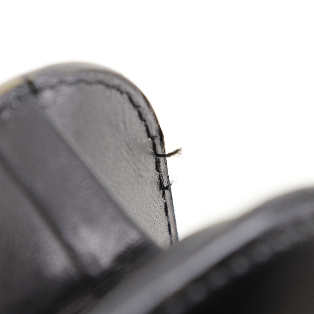 CHANEL vintage Chain Shoulder bag in black calfskin with classic COCO Mark harware Vintage