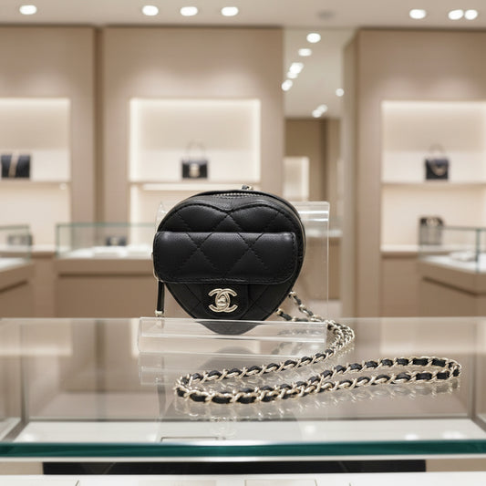 CHANEL Coin Case — Lambskin Black — Heart-shaped Chain Coin Case — Matellasé