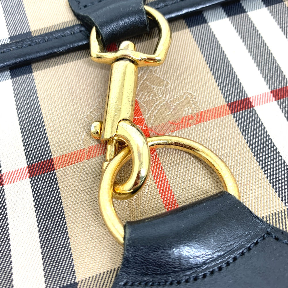 Burberry
Clutch logo 100% Authentic ✨Very Good Pre Owned Condition