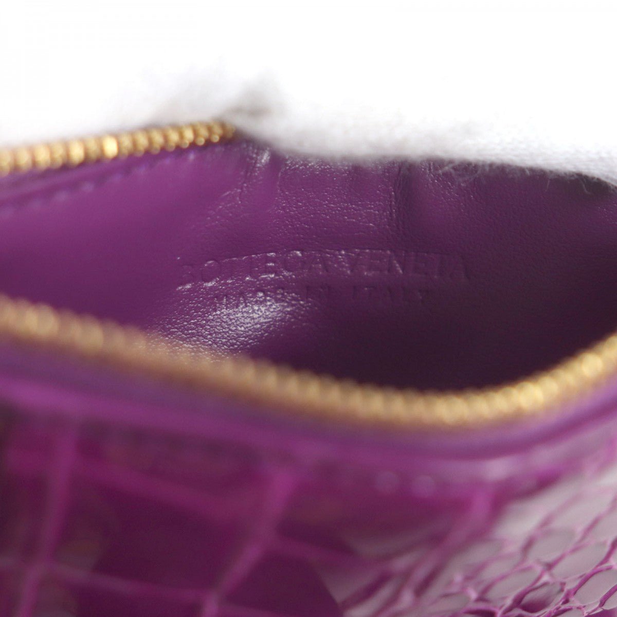 Bottega Veneta 00028928 Cassette Long Zipper Card Case – Purple Patent Leather by Daniel Lee, Circa 2020, Made in Italy - LLUXE.CA