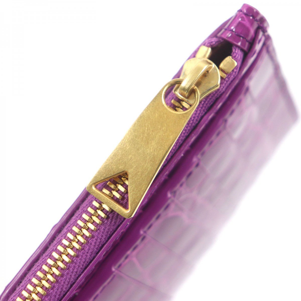 Bottega Veneta 00028928 Cassette Long Zipper Card Case – Purple Patent Leather by Daniel Lee, Circa 2020, Made in Italy - LLUXE.CA