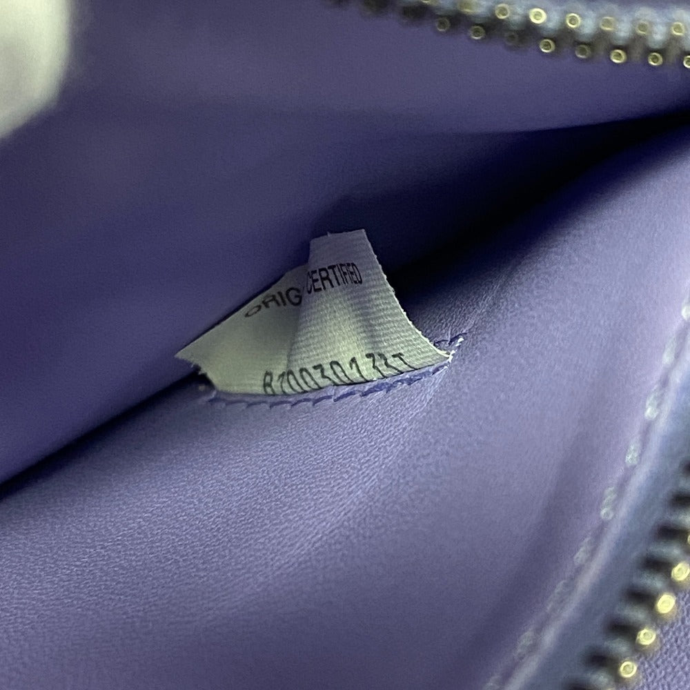 BOTTEGA VENETA – Maxi Intrecciato Cassette 2WAY Bag – Model No. Z0008901 – Designed by Daniel Lee – 2020s – 100% Authentic Pre - Owned - LLUXE.CA