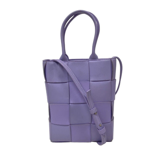 BOTTEGA VENETA – Maxi Intrecciato Cassette 2WAY Bag – Model No. Z0008901 – Designed by Daniel Lee – 2020s – 100% Authentic Pre - Owned - LLUXE.CA