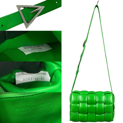Bottega Veneta Padded Cassette Bag in Green Leather, 2021, Designed by Daniel Lee, Made in Italy – 100% Authentic Pre - Owned Item No. 6sbe - wz397620 - LLUXE.CA