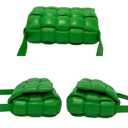 Bottega Veneta Padded Cassette Bag in Green Leather, 2021, Designed by Daniel Lee, Made in Italy – 100% Authentic Pre - Owned Item No. 6sbe - wz397620 - LLUXE.CA