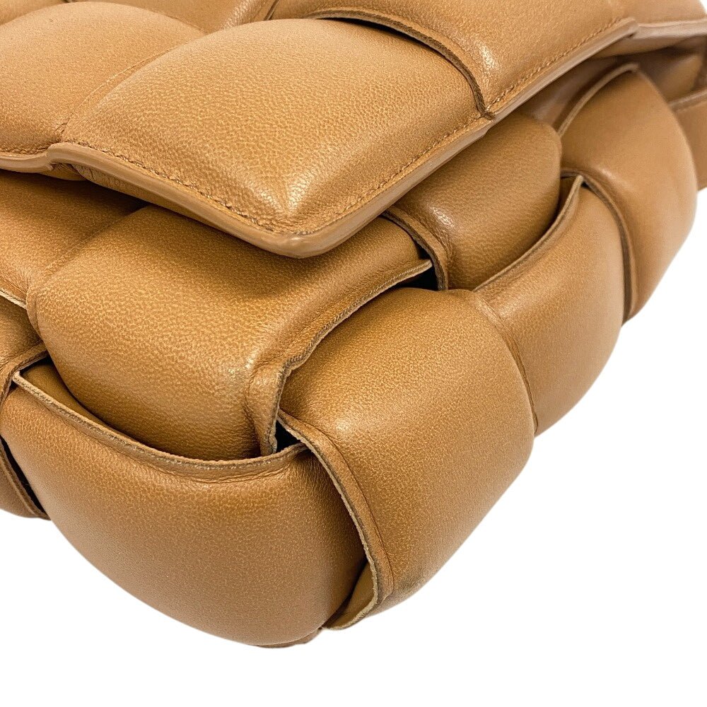 Bottega Veneta Padded Cassette Maxi Intrecciato item No. Z0009509 in Caramel Leather – Designed by Daniel Lee, 2019 Collection, Made in Italy – Pre - Owned, 100% Authentic (Genuine) - LLUXE.CA