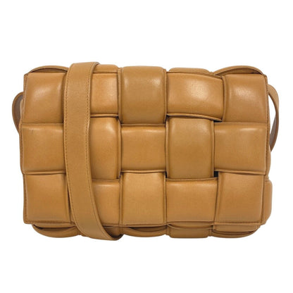 Bottega Veneta Padded Cassette Maxi Intrecciato item No. Z0009509 in Caramel Leather – Designed by Daniel Lee, 2019 Collection, Made in Italy – Pre - Owned, 100% Authentic (Genuine) - LLUXE.CA
