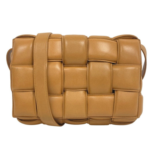 Bottega Veneta Padded Cassette Maxi Intrecciato item No. Z0009509 in Caramel Leather – Designed by Daniel Lee, 2019 Collection, Made in Italy – Pre - Owned, 100% Authentic (Genuine) - LLUXE.CA