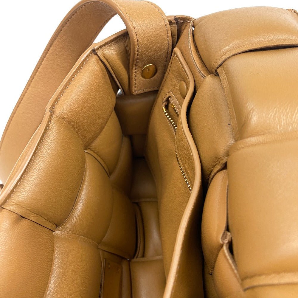 Bottega Veneta Padded Cassette Maxi Intrecciato item No. Z0009509 in Caramel Leather – Designed by Daniel Lee, 2019 Collection, Made in Italy – Pre - Owned, 100% Authentic (Genuine) - LLUXE.CA
