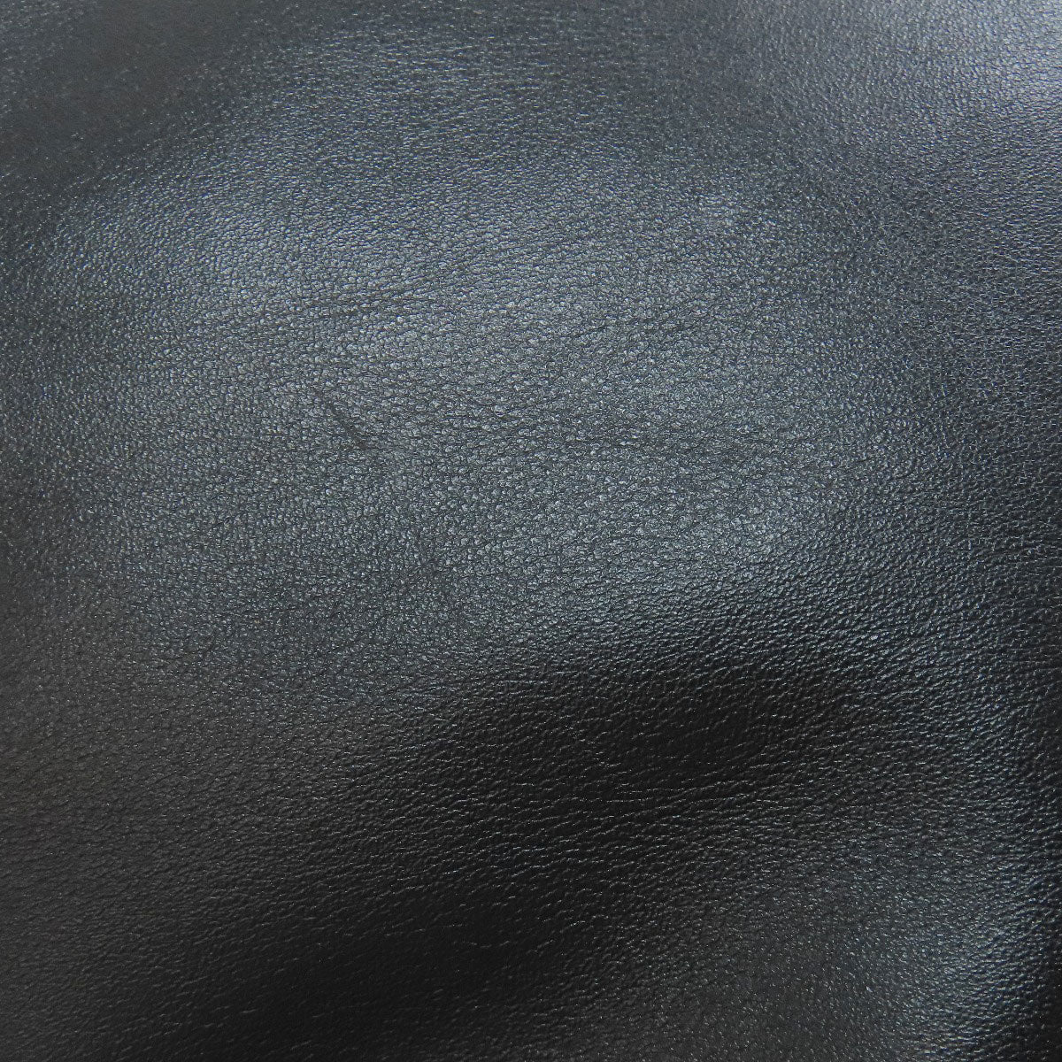 Bottega Veneta Vintage 75708019 Drawstring Bag Calfskin Black | Tomas Maier Era circa 2015 | 100% Authentic Pre - Owned Made in Italy - LLUXE.CA
