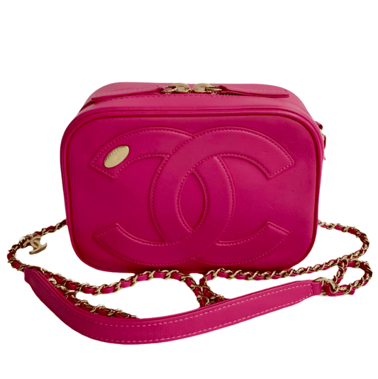 CHANEL Camera Bag in Fuchsia Lambskin with Gold - Tone COCO Mark – 27 Series – Circa 2019 – 100% Genuine & Authentic Pre - Owned Item No. 496a2039792 - LLUXE.CA