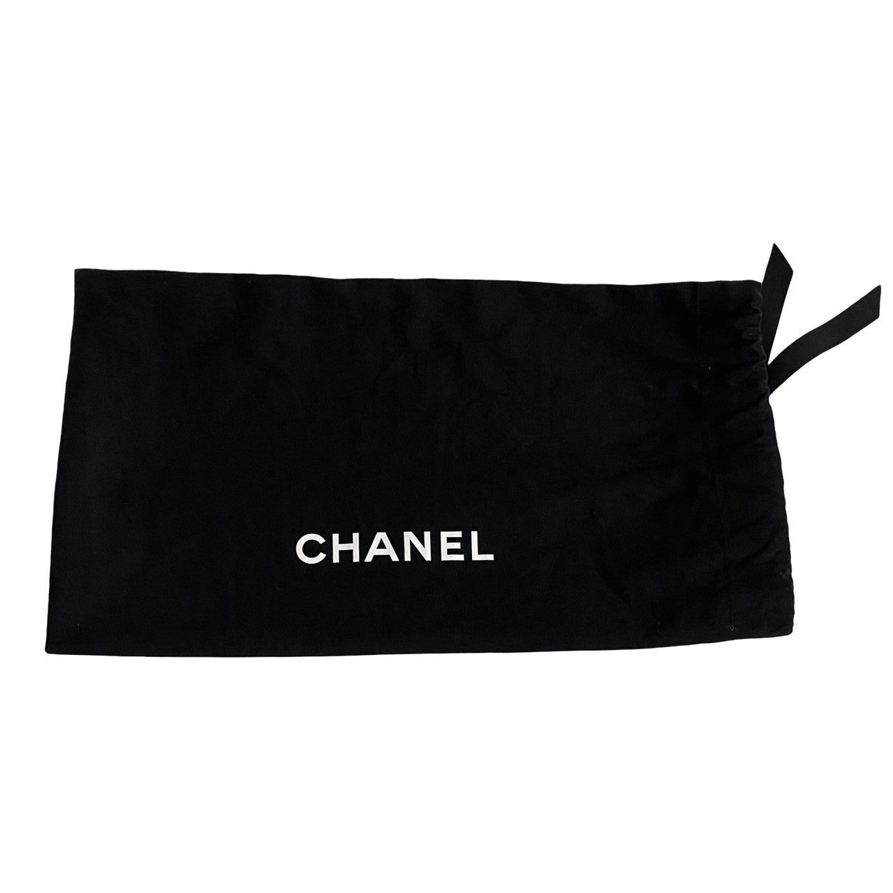 CHANEL Camera Bag in Fuchsia Lambskin with Gold - Tone COCO Mark – 27 Series – Circa 2019 – 100% Genuine & Authentic Pre - Owned Item No. 496a2039792 - LLUXE.CA