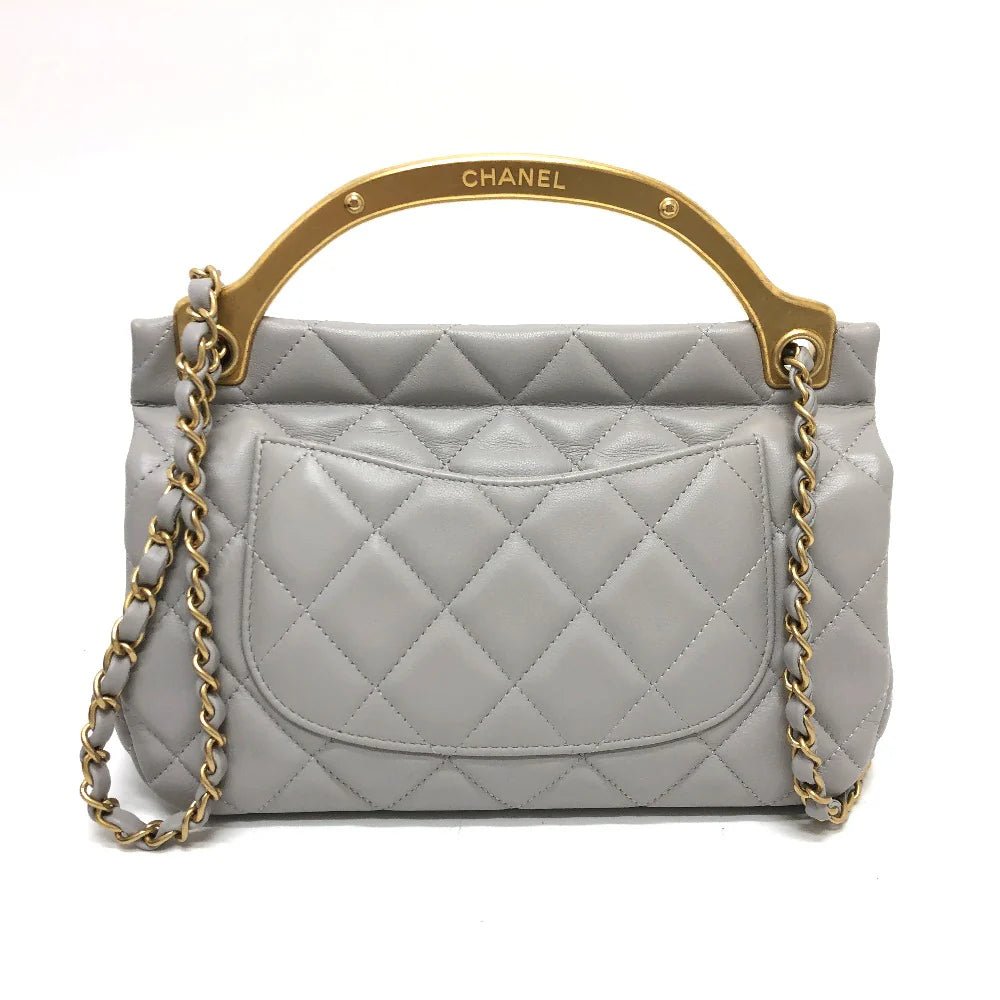 CHANEL – Shoulder Bag – Matrasse – Karl Lagerfeld – 2018 – 100% Authentic Pre - Owned Item No.: 3823 - 23389 - 1 - LLUXE.CA