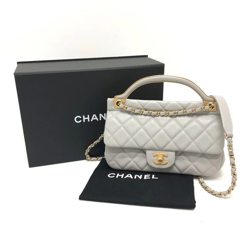 CHANEL – Shoulder Bag – Matrasse – Karl Lagerfeld – 2018 – 100% Authentic Pre - Owned Item No.: 3823 - 23389 - 1 - LLUXE.CA