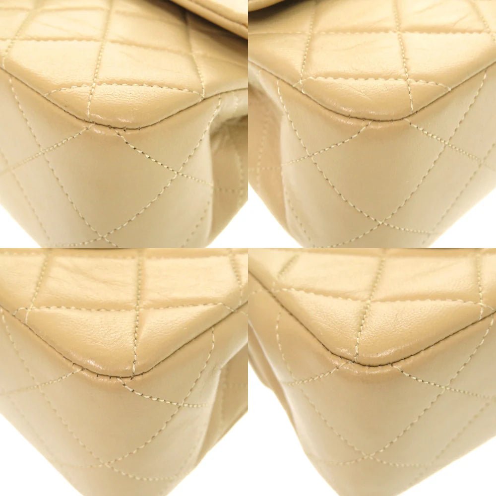 CHANEL – Shoulder Bag – Model No. A01113 – Karl Lagerfeld – 1991 – 100% Authentic Pre - Owned Matelassé 23 Double Flap in Beige Lambskin with COCO Mark Item No. 6G1605L6A3 - LLUXE.CA