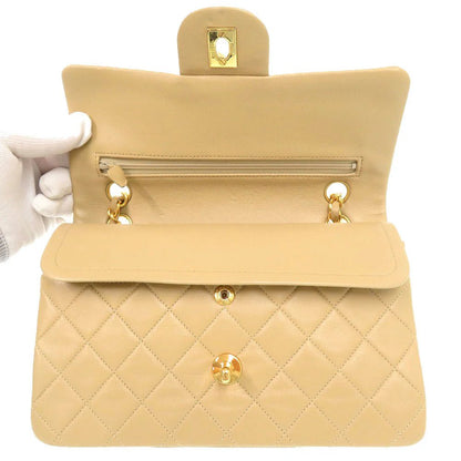 CHANEL – Shoulder Bag – Model No. A01113 – Karl Lagerfeld – 1991 – 100% Authentic Pre - Owned Matelassé 23 Double Flap in Beige Lambskin with COCO Mark Item No. 6G1605L6A3 - LLUXE.CA