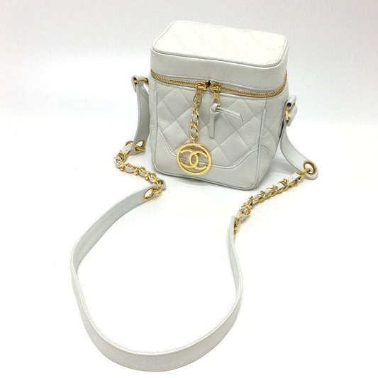 Chanel Vintage Matelassé CC COCO Mark Shoulder Bag in White Lambskin with Gold - Tone Hardware – Circa 1980s, Made in Italy – Pre - Owned, 100% Authentic (Genuine) Item No.: 3823 - 20964 - 13 - LLUXE.CA