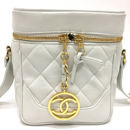 Chanel Vintage Matelassé CC COCO Mark Shoulder Bag in White Lambskin with Gold - Tone Hardware – Circa 1980s, Made in Italy – Pre - Owned, 100% Authentic (Genuine) Item No.: 3823 - 20964 - 13 - LLUXE.CA