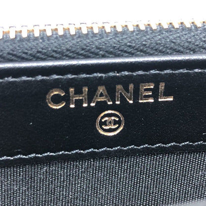 CHANEL – Wallet on Chain / CC Filigree – Model No. A84450 – Karl Lagerfeld – 2019 – 100% Authentic Pre - Owned Item No.: 31782 - 24723 - 5 - LLUXE.CA