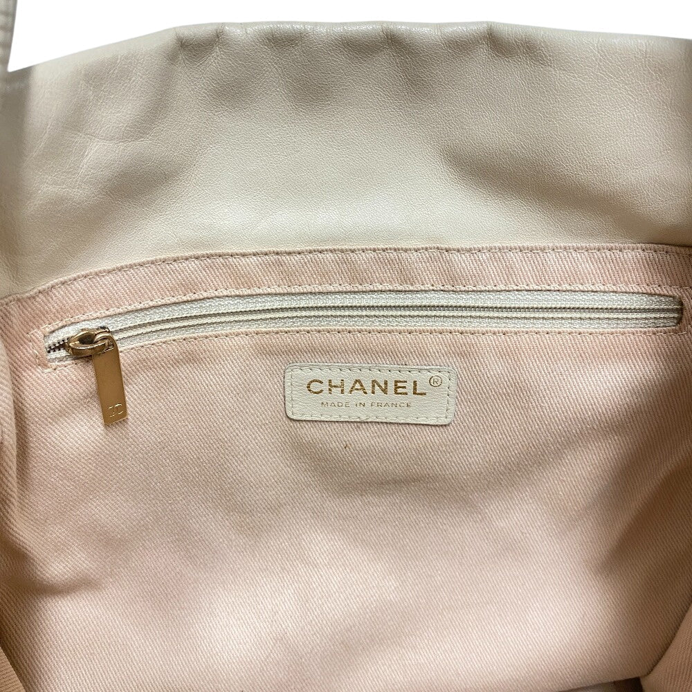 Chanel Z0012919 Vintage Camellia (Year: 2000) – Rare & Collectible – Pre - Owned, 100% Authentic (Genuine) - LLUXE.CA