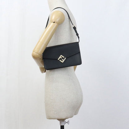 FENDI – Chain Wallet – Model No. FE88615 – FF Diamond – Silvia Venturini Fendi – 2020 – 100% Authentic Pre - Owned Item No:usdfe88615011 　　 　　 - LLUXE.CA