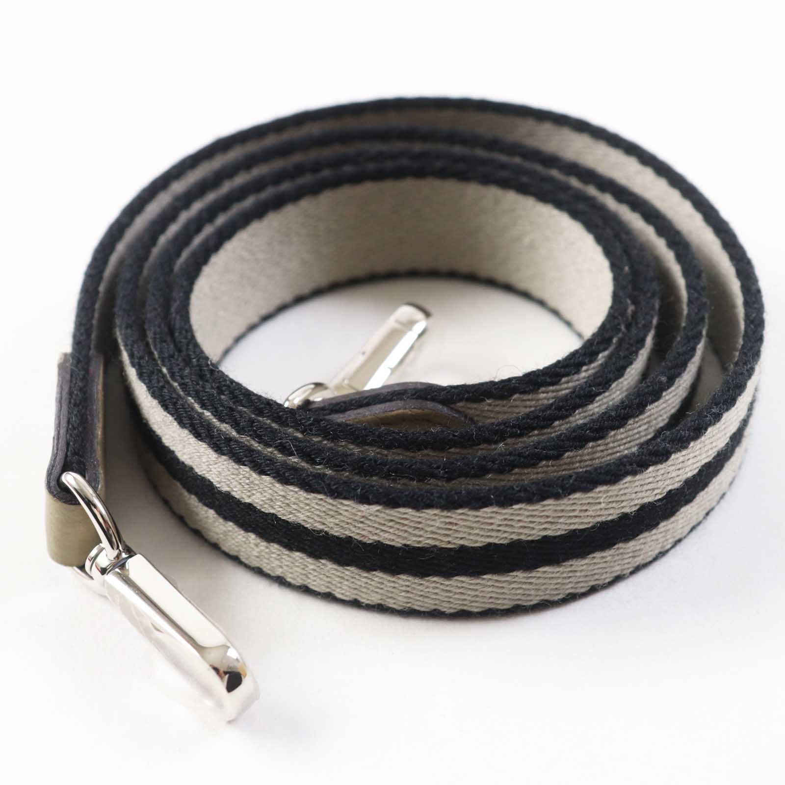 HERMÈS 00020777 Evelyne TPM Taurillon Clémence Leather – Pre - Owned, 100% Authentic Alpha (2020) – The Evelyne TPM’s compact, hands - free design is in high demand, aligning with today’s mini bag trend. Despite being pre - owned, it retains strong value - LLUXE.CA