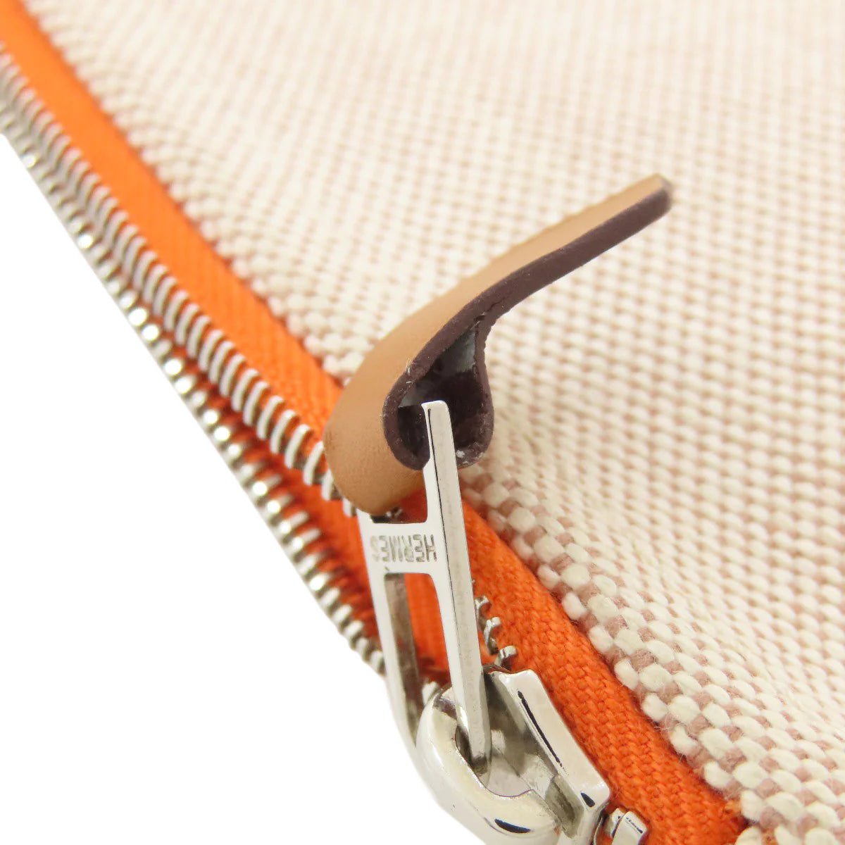 HERMÈS – Accessory Pouch – Model No. 75714355 – Maison Hermès – Year Unknown – 100% Authentic Pre - Owned - LLUXE.CA