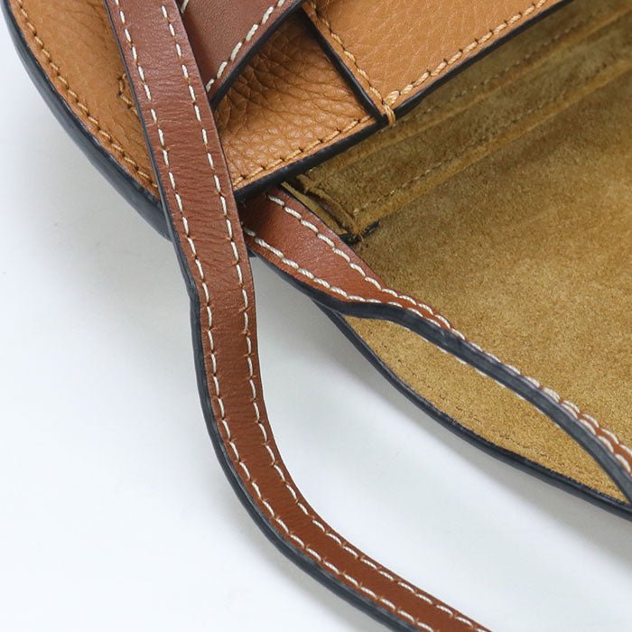 LOEWE – Gatedual Mini Diagonal Shoulder Bag – Model No. 321.12.U62 – Jonathan Anderson – 2022 – 100% Authentic Pre - Owned Item No:usdlo95353011 　 - LLUXE.CA