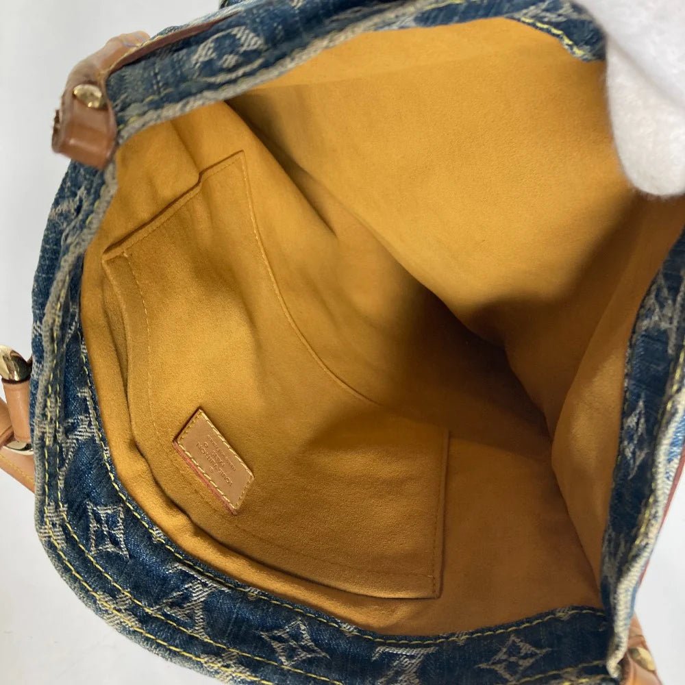 Louis Vuitton Denim Flat Shopper | 1007 - 23644 - 20 MM Blue | Circa 2005 | Made in France - LLUXE.CA