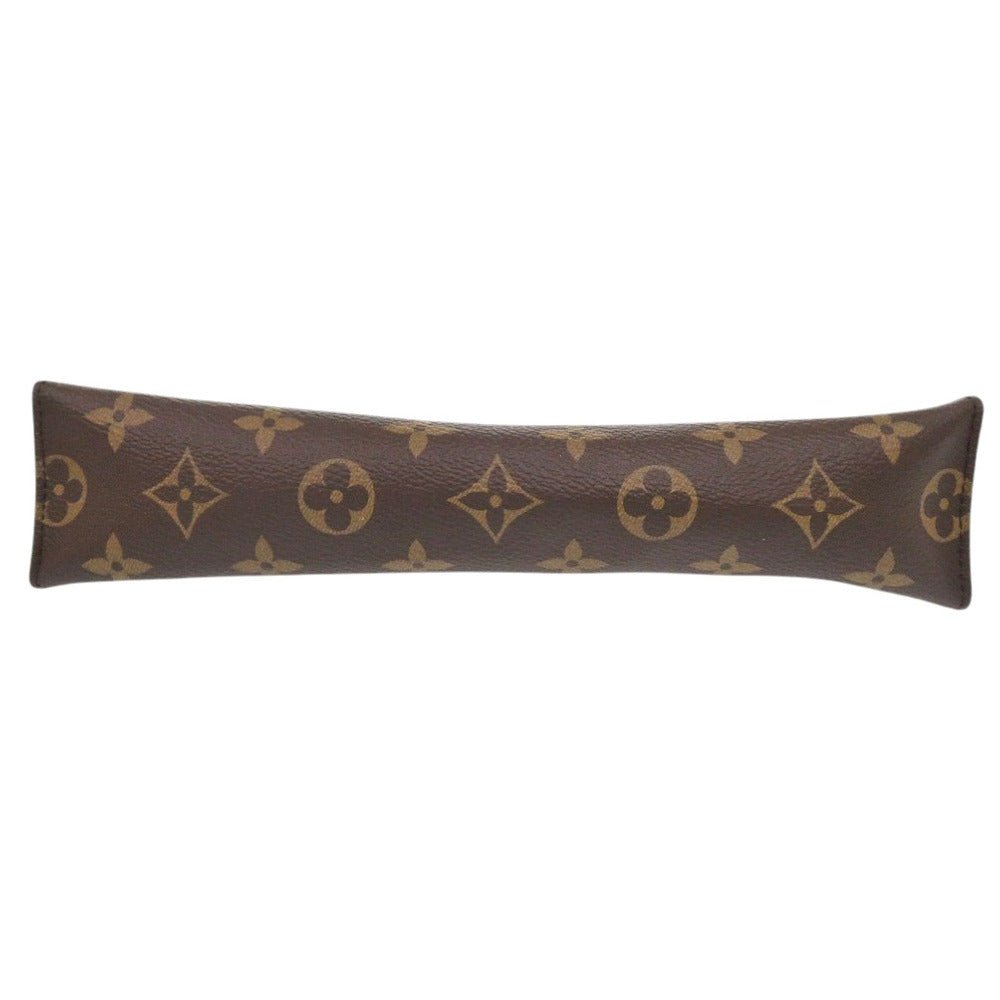 LOUIS VUITTON – Poche Toilette 26 Clutch Bag – Model m – m – Circa 2020s – 100% Authentic Pre - Owned No. M47542 - LLUXE.CA