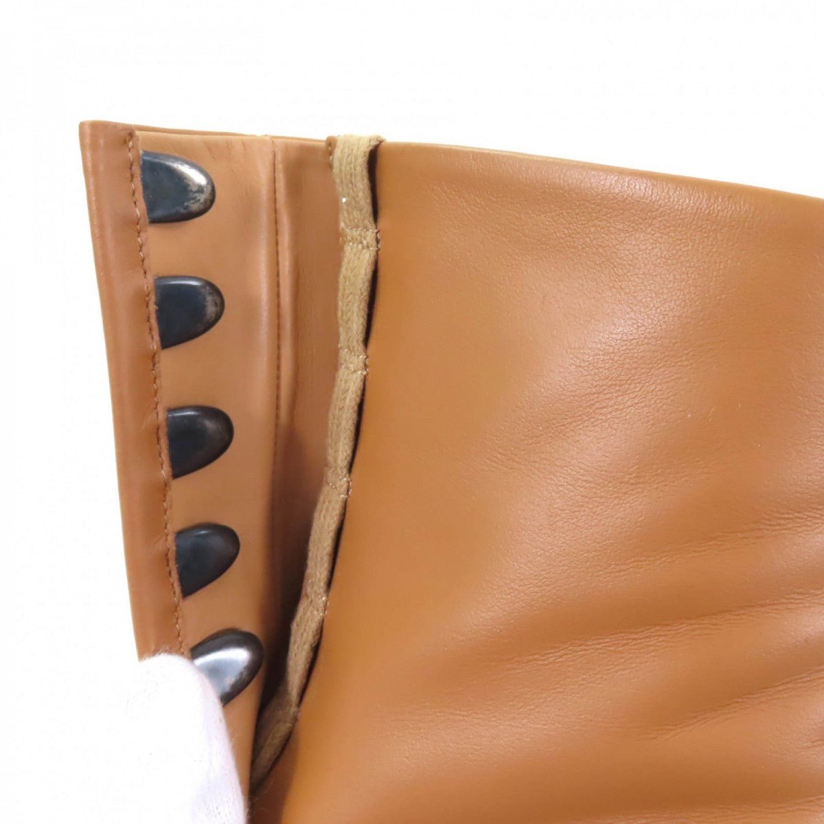 MAISON MARGIELA – Tabi Short Boots – Model No. S58WU0260 – Martin Margiela – 2018 – 100% Authentic Pre - Owned Item No. 00037213 or - LLUXE.CA