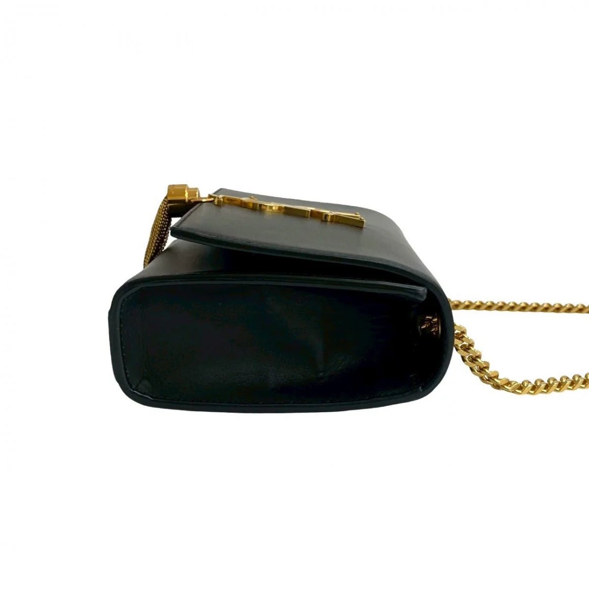 YVES SAINT LAURENT – Cassandra YSL Logo Shoulder Bag – Designed by Anthony Vaccarello – 2018 – 100% Authentic Pre - Owned Item No.: 654a203243869 - LLUXE.CA